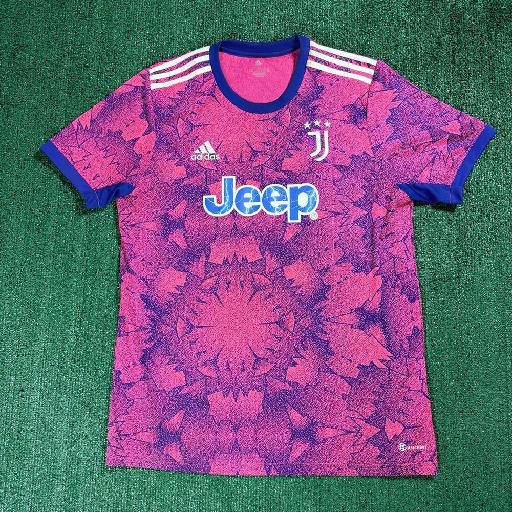 Adidas Men's Pink Juventus 2022/23 Third Soccer Jersey Large